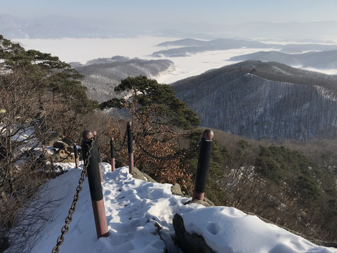 松花湖卧龙潭油松砬子