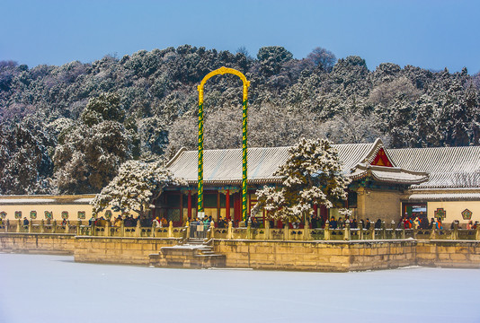 北京颐和园乐寿堂乘船码头雪景