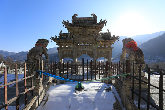 五台山龙泉寺石牌坊