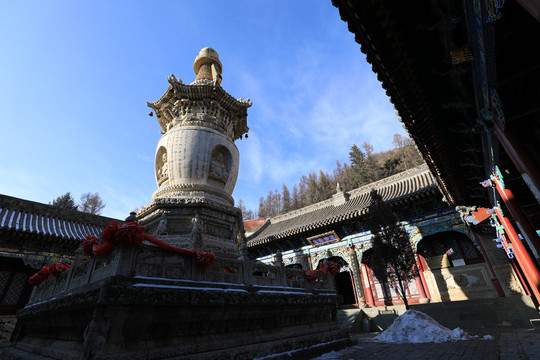 五台山龙泉寺石塔