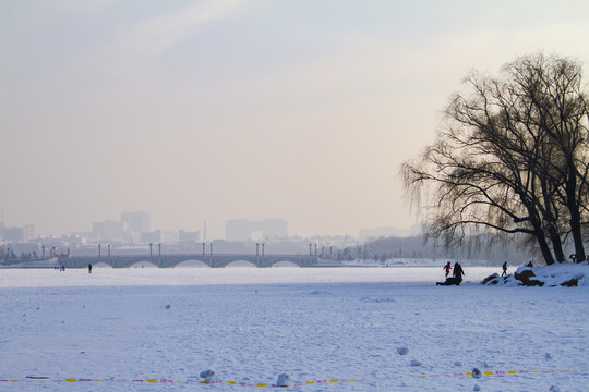 南湖雪景