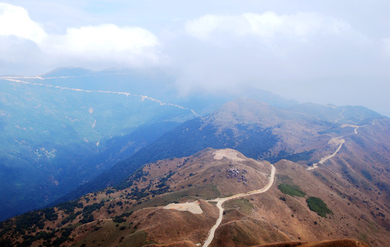 高山秋色