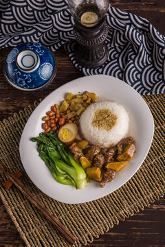 土豆烧牛肉套餐