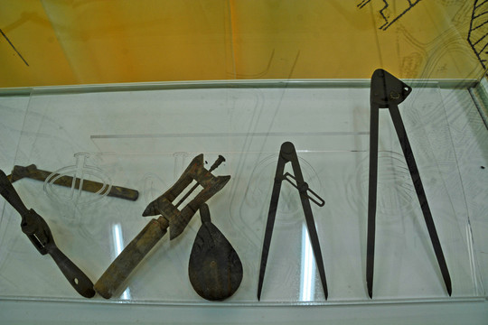 老式木工工具