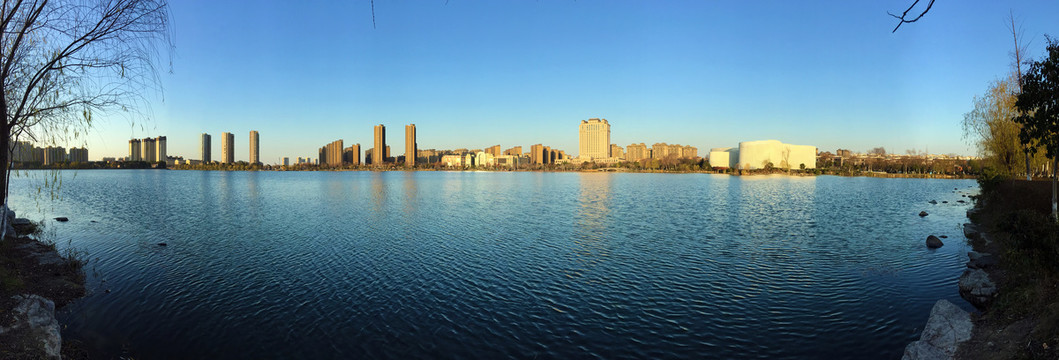 六合龙池湖全景图