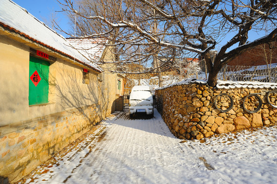 雪后的小山村