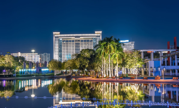 东莞市政府夜景