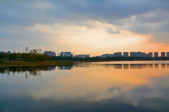 成都锦城湖