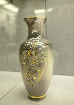 哈萨克斯坦瓷瓶