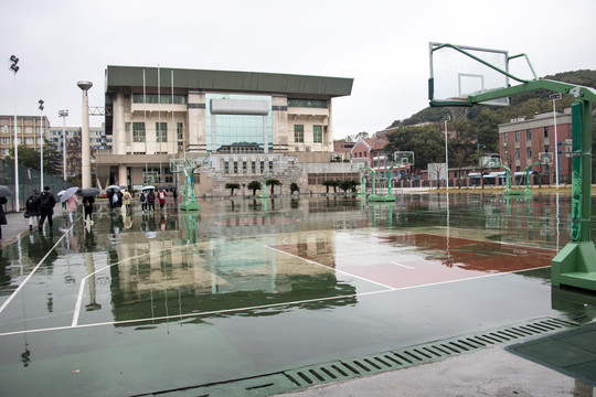 湖南大学