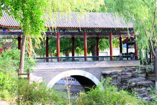 中式园林廊桥