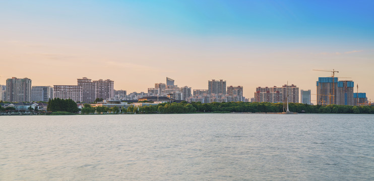 无锡蠡湖风光和城市建筑天际线