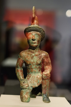 新疆铜武士像