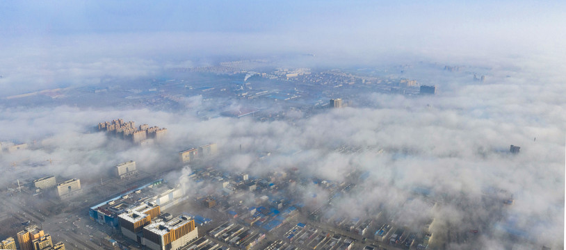 山西运城呈现平流雾奇观