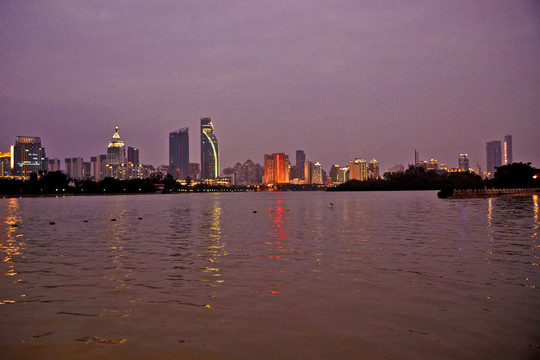 厦门城市河畔夜景