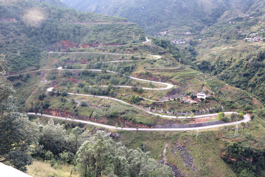 苍山山路