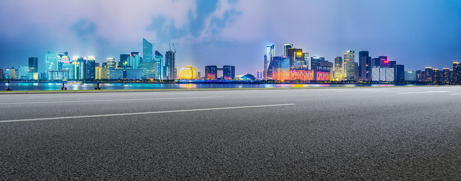 城市道路和建筑景观夜景