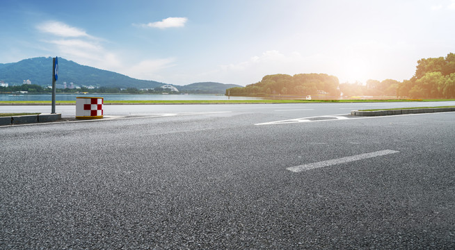 道路交通和公园湖泊