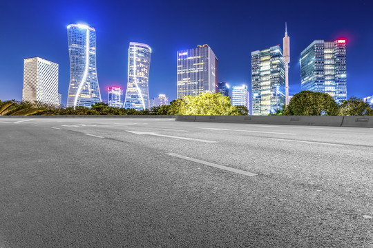 道路地面和现代建筑夜景