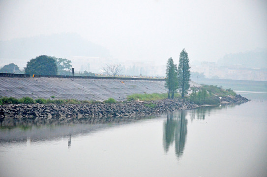 河堤