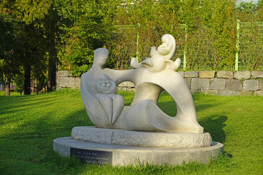 韩国亲子亲情主题雕塑