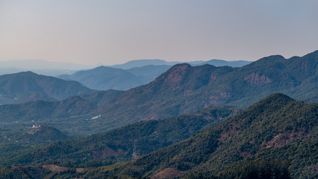 宽幅远山风光