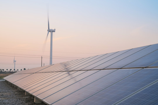 風(fēng)力發(fā)電基地和光伏發(fā)電基地