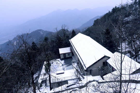 山村雪景