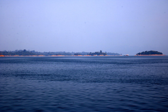 老挝南俄湖风光