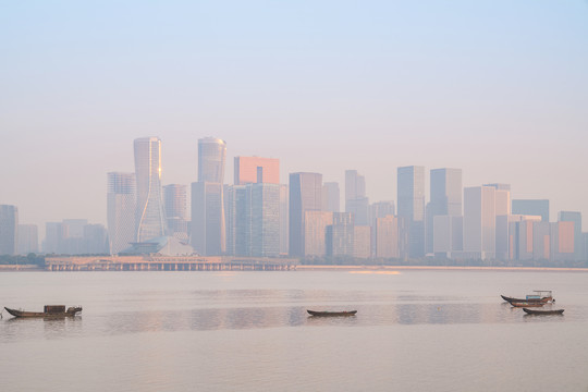 浙江杭州城市建筑和钱塘江风光