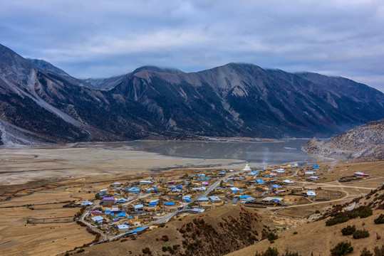 中国西藏昌都市八宿县然乌湖晨景