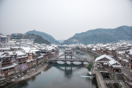 凤凰古城雪景