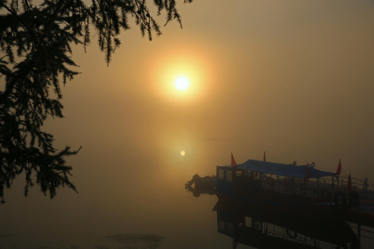 杜鹃湖日出