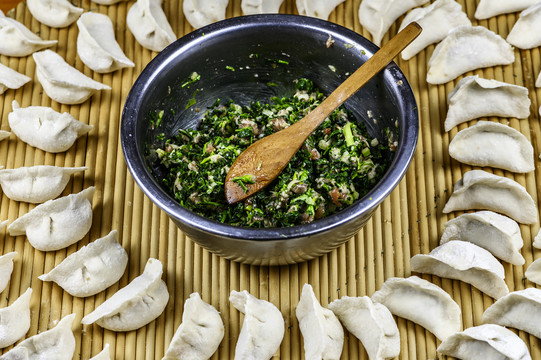 中国农历新年里的饺子