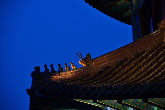 青岛栈桥回澜阁的飞檐雕塑