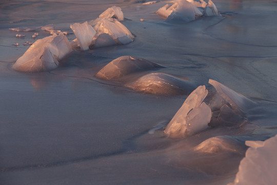 吉乃尔湖冰凌