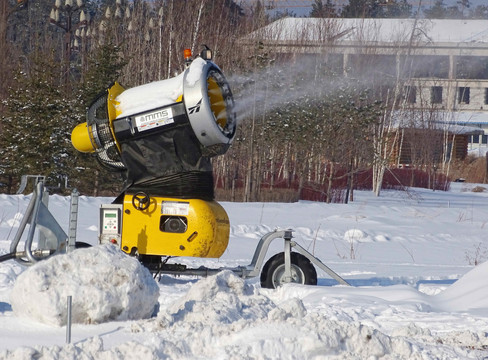 人工造雪机