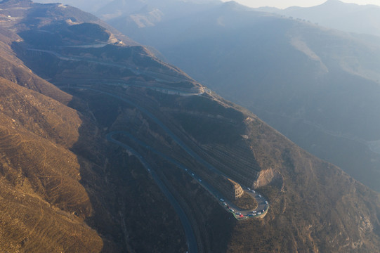 航拍骊山最美盘山公路