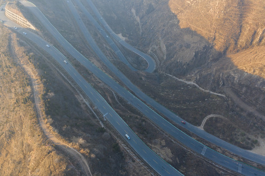 航拍骊山最美盘山公路