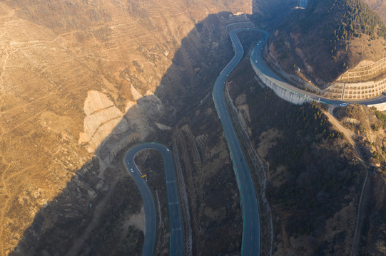 航拍骊山最美盘山公路