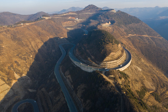 航拍骊山最美盘山公路