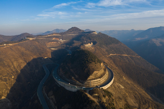 航拍骊山最美盘山公路