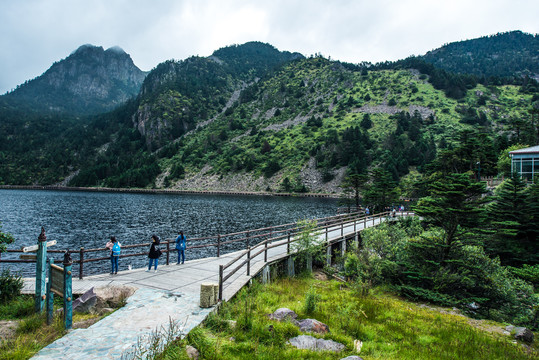 螺髻山黑龙潭大海子