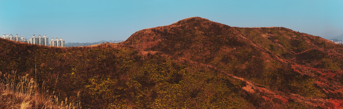 红色山川丘陵高清图