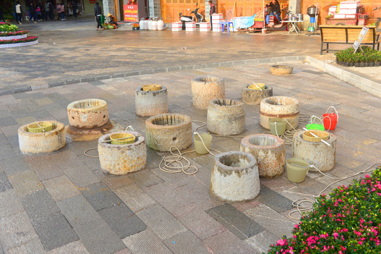 建水古城永宁街十二眼井古井