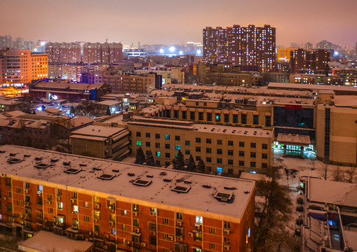 城市雪夜