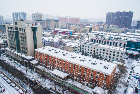 城市雪景