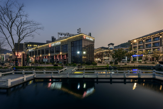 千岛湖鱼街的夜景