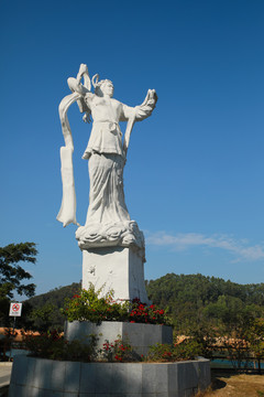 万绿湖百花仙子雕像