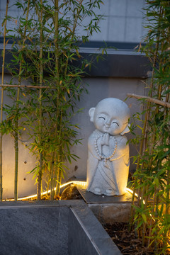 日式小沙弥石雕